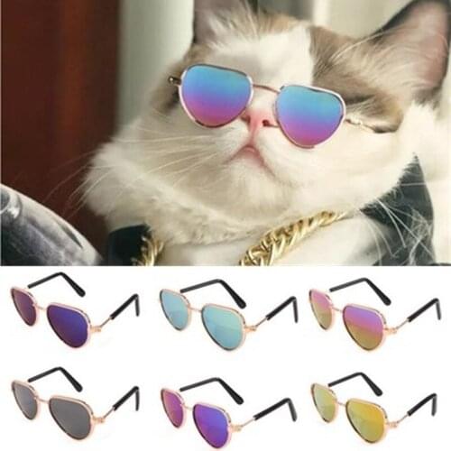1Pcs Lovely Pet Cat Glasses Dog Glasses Pet Products Kitty Toys Dog Sunglasses Photo Props Pet Accessoires Heart Shape Colorful