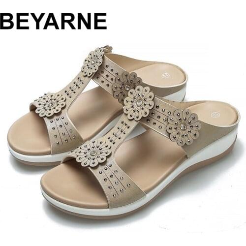 BEYARNENew super fire personality wild wearing rhinestones comfortable sandals slippers Large size35-41E650