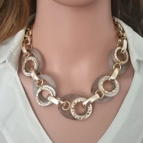 MEILIYISHI Chunky Metal Necklace With Resin Acrylic Pendant Fashion Statement Necklaces Jewelry For Women Club Gifts