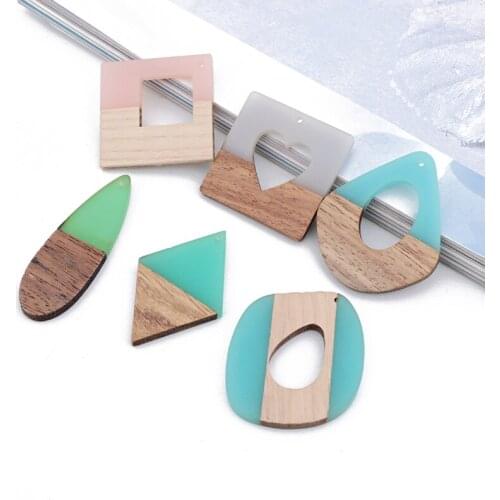 2pcs Lovely Hollow Love Heart Wooden Earring Big Charms Handcrafts Findings Diy Pendant Drop Earrings Keychain Jewelry Accessory