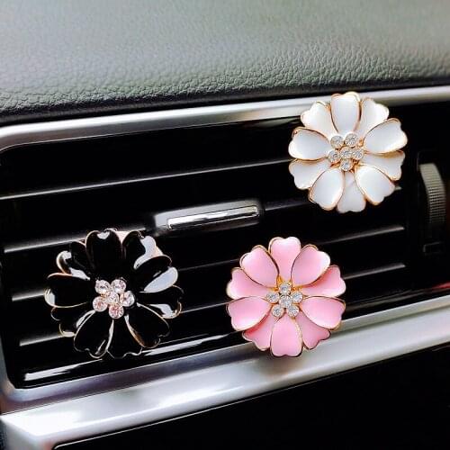 Diamond Daisy Flower Car Perfume Air Freshener Pearl Little Daisy Car Ornament Sunflower Auto Interior Accessories Air Vent Clip