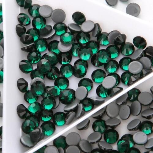 Top Quality Hotfix rhinestone Green Stones AAA SS10 SS12 SS16 SS20 SS30 Iron on Strass Crystal Glue back Glass Stone For Clothes