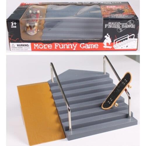 2020 Random 1Pcs Mini Finger Skateboard Fingerboard Ramps Park for Professional Finger Skatepark Toys Gift for Children 5 Styles