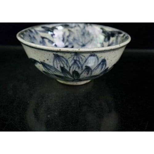 Chinese Old Porcelain Blue and White Flower Pattern Bowl
