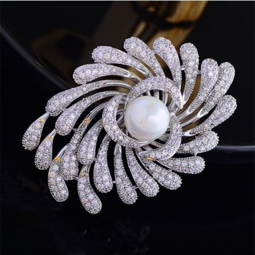 Elegant Creative Flower Brooch Jewelry Luxury Zircon Pin Beautiful Pearl Brooches for Women Girl Pins Broches Christmas Gift