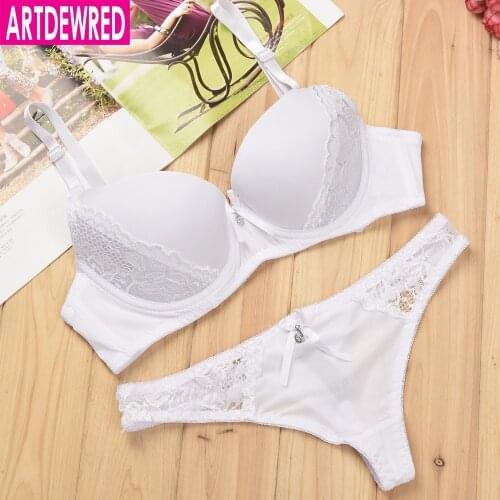 Hot 2019 Sexy Thong Lady Push up Bra Set Lace Hollow out Bralette Underwear Panty Set Intimates White Pink Women Bra Brief Set