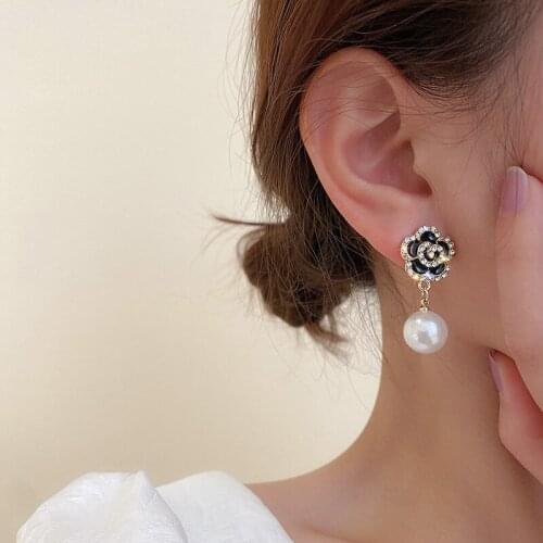Pearl Pendant Earrings for Women Black Rose Flower New Earrings Sen Series Fresh Jewelry Simple Personality Earrings