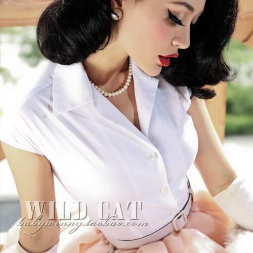 FREE SHIPPING Wild cat limited edition vintage elegant classic milky white slim three-dimensional cut V-neck shirt