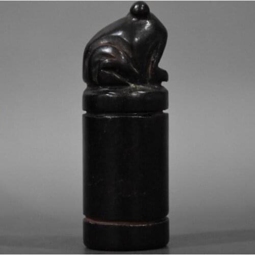 Hongshan culture archaize black iron meteorite sculpture frog seal statue