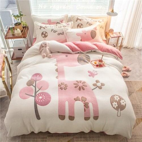 4pcs Snowflake Velvet Duvet Cover Sets Single Queen Size Bedding Sets Pillowcases Giraffe Bed Pig Linen Bed Cover