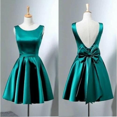 Short Satin O-Neck Homecoming Dresses with Pockets Open Back with Bow Knee Length Green Robes de Soirée for Women