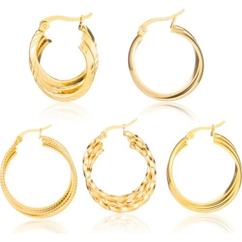 2021 New Design Gold Classic Stainless Steel Distortion Women Hoop Big Earrings Girls Fashion Earrings Round Wholesale