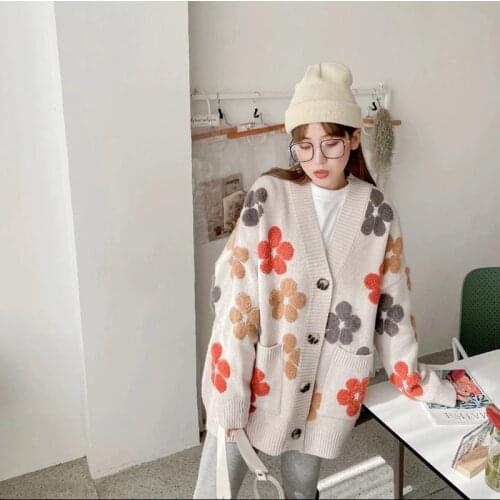 Long-sleeved cardigan sweater women autumn and winter 2021 fashion new v-neck printed blouse loose western style knitted jacket