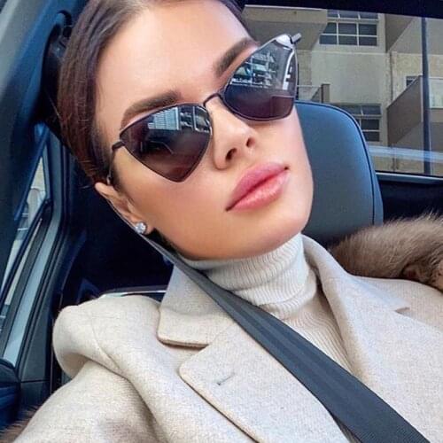 Chic alloy Triangle cat eye sunglasses for women 2020 new fashion ins hot gradient candy color sun glasses ladies retro eyewear