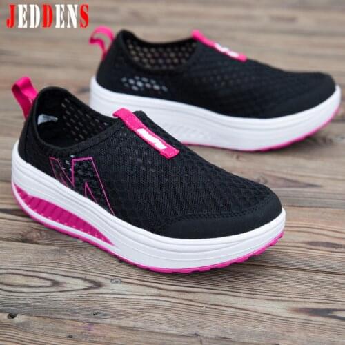Mesh Sport Sneakers Woman Breathable Sport Shoes Women Training Shose Black Womens Sports Shoes Soft Womens Running Shoes Q10