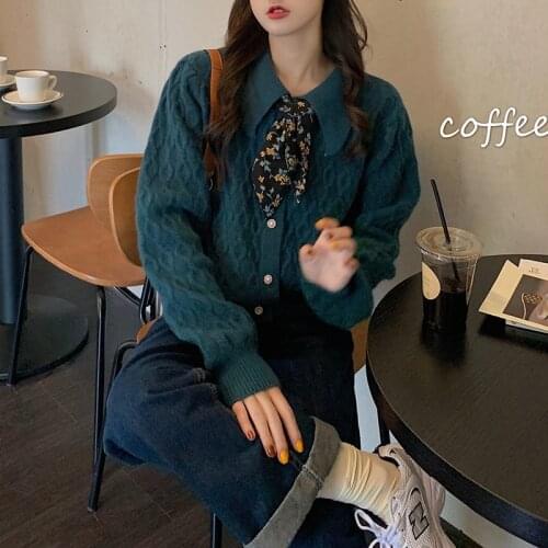 Sweater ladies 2021 autumn and winter fashion new loose womens retro knitted cardigan jacket long-sleeved doll collar top