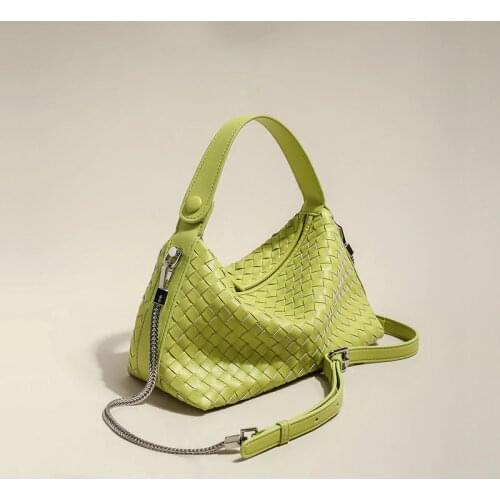 2021 Delicate Chain Knit Ladies Tote Bag For Women Soft Leather Shoulder Bag Designer Handbag Small Beach Clutch Bag