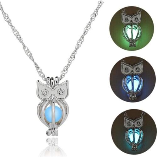 Glowing Discoloration Moon Chain Necklace Korea Creative Luminous Stone Pendant Necklaces for Women Fashion Jewelry Gifts