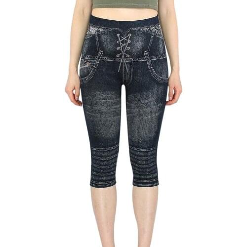 Doves Show Capri Leggings