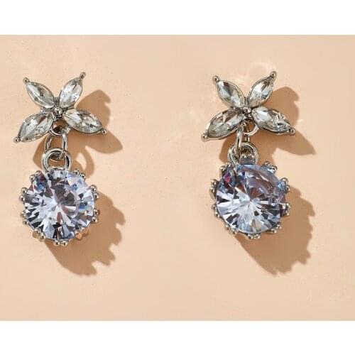 Fashion Simple Flower Stud Earrings Female Flower Elegant Crystal Rhinestone Leaf Ear Stud Earrings Jewelry Lady Oorbellen Gift