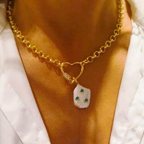 Women fashion punk chain necklace heart-shaped spiral buckle decoration men short necklace unique natural pearl pendant jewelry