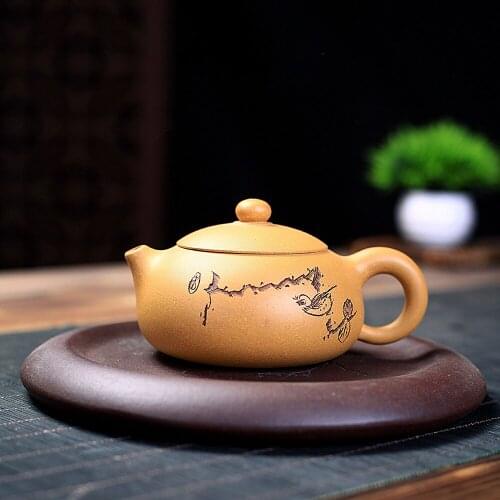 Yixing genuine purple clay Shih Tzu pot， Original ore gold segment mud color painting carving Hand made Chinese Kung Fu Pot