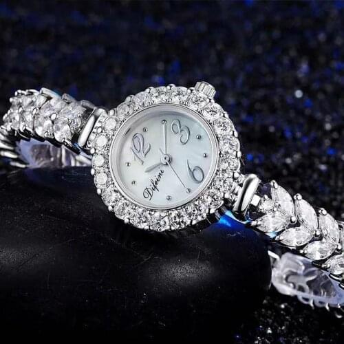 Fashion Women Full Crystals Jewelry Watches Luxury Rhinestone Bracelet Watch Waterproof Quartz Roman Wrist Watch Lotus