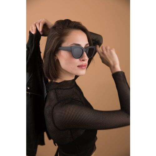 Vintage Womens Black Nia Matt Black Sunglasses 2021 New Season Fashion Trend Different Model Cool Ladies Sunglasses