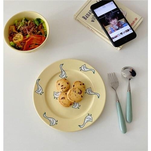 Cutelife Nordic Ins Yellow Cartoon Ceramic Round Salad Plates Vintage Plate Dessert Fruits Snake Wedding Plate Stands For Cakes