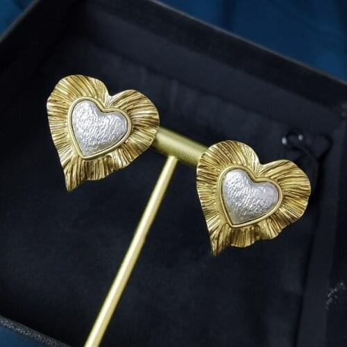 Popular hot brand jewelry retro romantic gold heart earrings female pearl wave brass stripe earrings engagement party jewelry