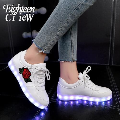 Kids Luminous Sneakers for Girls Boys 2019 New Women Shoes with Light Led Shoes with Flower Glowing Sneakers Size 27-44