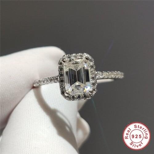 Geoki Passed Diamond Test Emerald Cut 2 ct D Color Moissanite Ring 925 Sterling Silver Wedding Jewelry Luxury Rings for Women