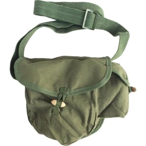 Fan collection of the old style with a 56 - style military satchel