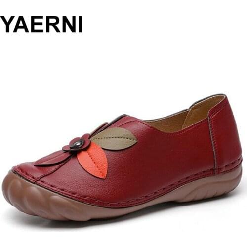 YAERNI New Design Women Shoes Vintage Flower Decoration Flats Ladies High Quality PU Leather Loafers Cozy Moccasin Plus Size
