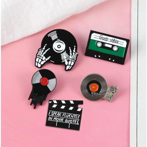 Compact Disc Phonograph Vinyl Record Brooch Enamel Skull Finger Broches for Men Women Badge Pins Brooches Jewelry Accessories