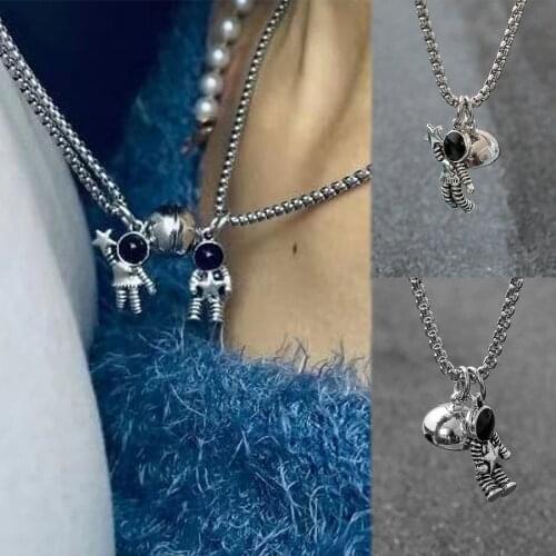 2pcs/set Magnetic Couple Necklace Astronaut Pendant Long Distance Relationship Charm Heart Star Sun Choker Valentines Day Gifts
