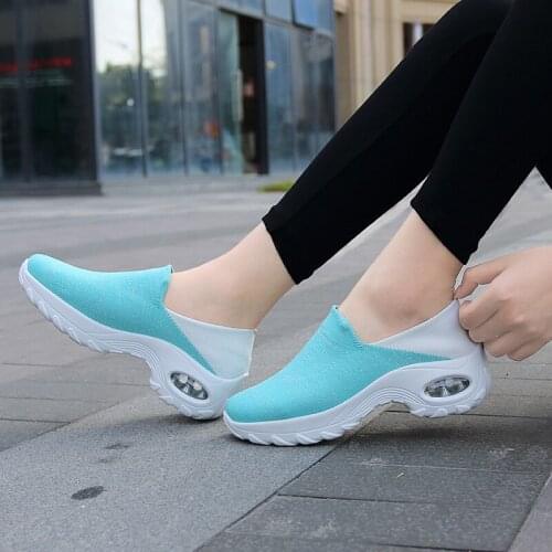 New Women Running Walking Shoes Hot Autumn New Mesh Breathable Knit Ladies Mix Colors Sneakers Soft Platform Slip on Loafers