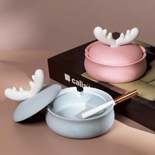 Antler Design Round Resin Ashtray Ash Tray with Lid Cigarettes Holder Pot Ashtray Cigarettes Ash Storage Box Smoking Accessories