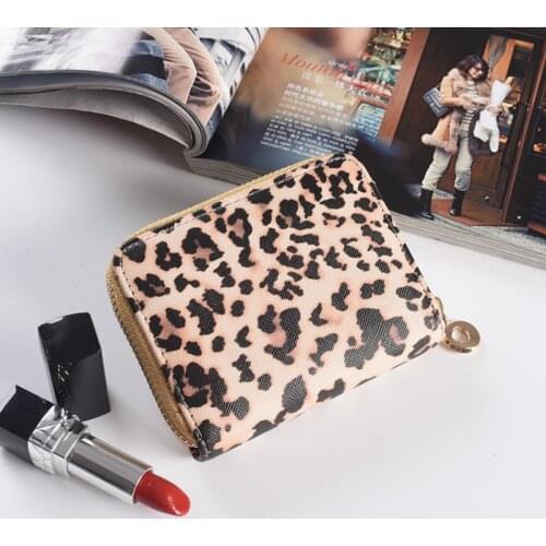 Lralra 2019 New Fashion Women Wallet Small Cute Short Pu Leather Girl Wallets Purses Leopard Animal Print Card Holder Zip Around