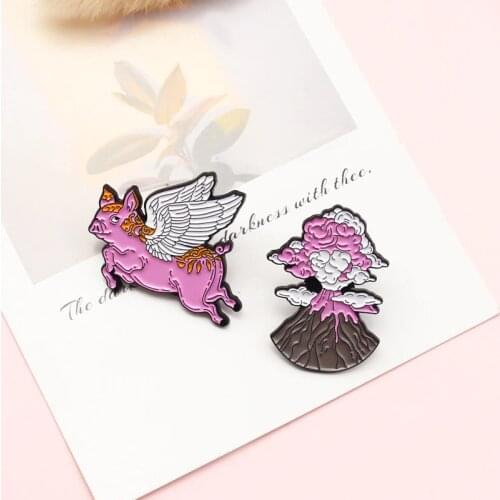 Pig with Pink Angel Wings Enamel Brooch Volcano eruption Cartoon animal Lapel Pin Fun creative jewelry Custom Badge