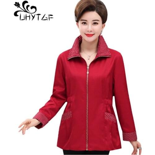 UHYTGF Womens short trench coat Loose plus size coat female Fashion mom spring autumn windbreaker outerwear Casual Short top 173