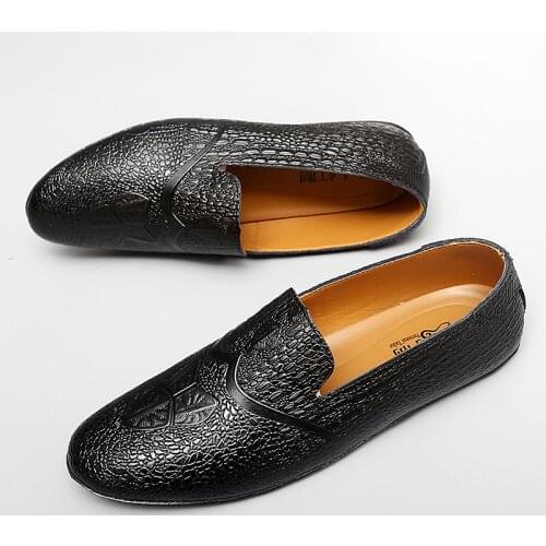 Mens Casual Shoes Summer Loafers Mens Sneakers Slip On Fashion Breathable Flats Handmade Retro Leisure Men Shoes Moccasins Male