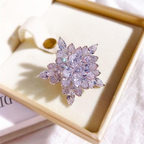 Ekopdee Fashion Elegant Flower AAA Zircon Brooches For Women Exquisite White Color Crystal Brooch Bridal Wedding Party Jewelry