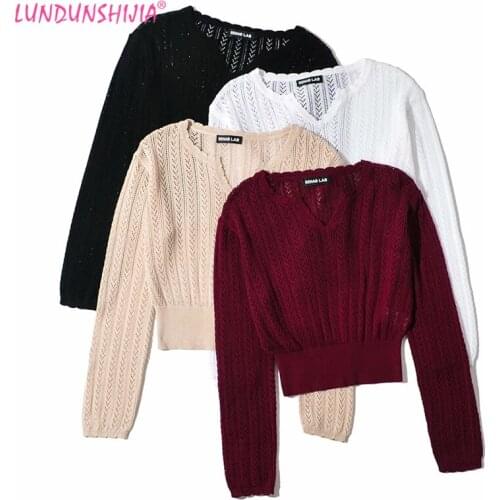 LUNDUNSHIJIA 2021 Spring Autumn Fashion Loose Women V-neck Hollow Out Knitting Pullovers Top High Waist Short Female Sweater
