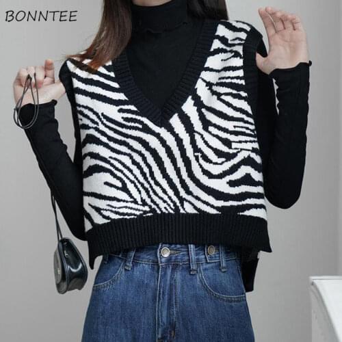 Sweater Vest Women Simple Female Elegant Streetwear Leisure Fashion Lovely College V-Neck Sleeveless Striped Korean Style Fall