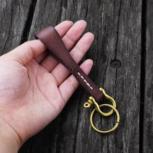 Handmade Vintage Genuine Leather keychain for boys Metal Copper Auto Car Key Chains Key rings Key Holde jewelry accessories