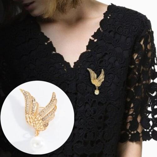 Fashion Angel Wings Brooch Pin Imitation Pearl Badge Brooches Lapel Medal Pin Men Women Shirt Collar Clothing Accessories