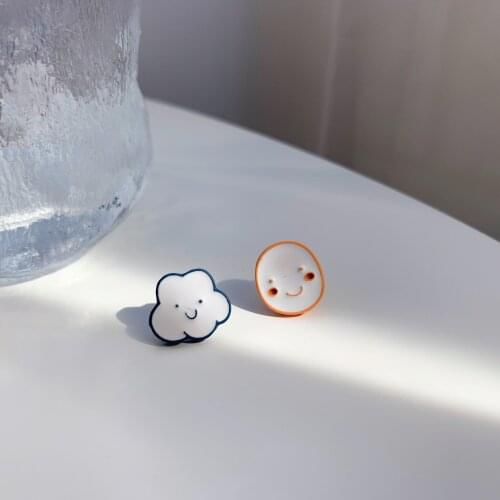 Cute Cloud Smiley Earrings for Women Fashion Sweet Stud Earrings Female Asymmetrical Stud Earrings Jewelry Trendy Accessories