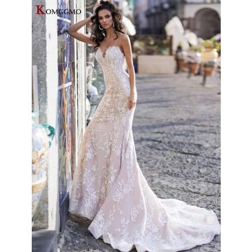 2021 New Arrival Sleeveless Chapel Train Embroidery Appliques Tulle Mermaid Wedding Dress Elegant Button Back O-Neck Bridal Gown