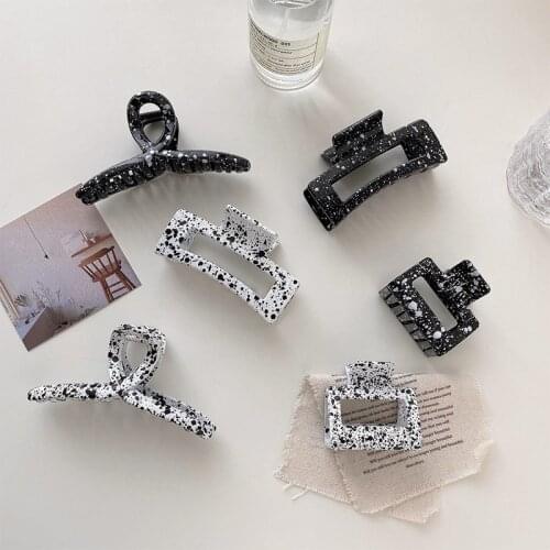 AOMU Elegant Retro Black White Acrylic Spot Large Hairpin Hollow Rectangular Cross Irregular Geometric Hair Claw Clips for Women